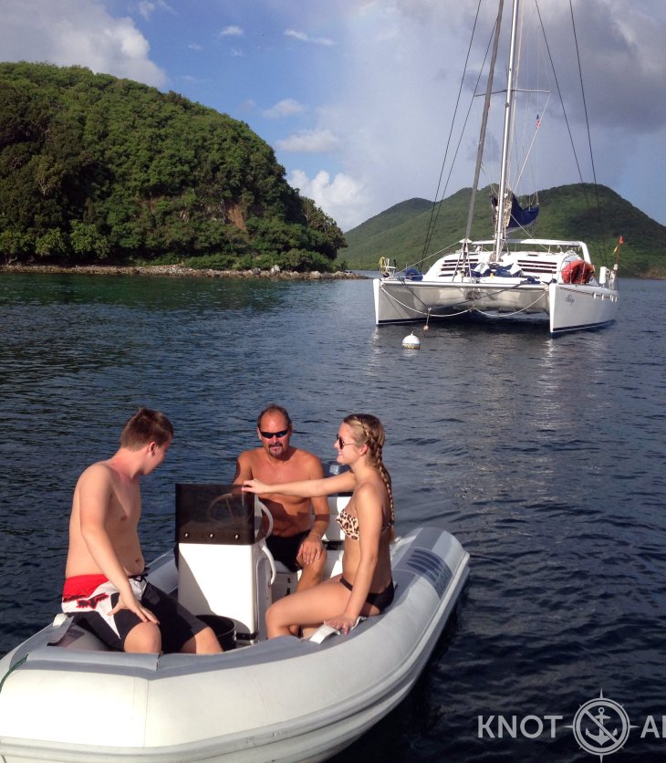 catamaran-dinghy-